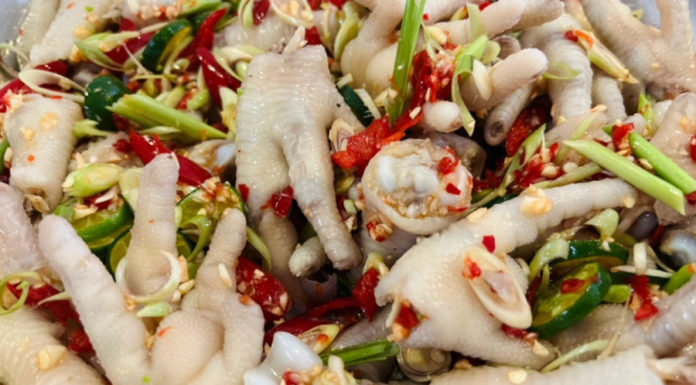 Delicious recipes with chicken feet to spice up your family meals