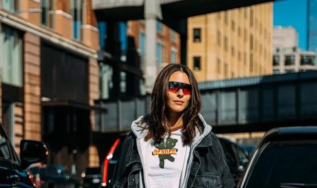 3 Trendy Short Skirts Loved by Fashionistas Even in Cold Weather