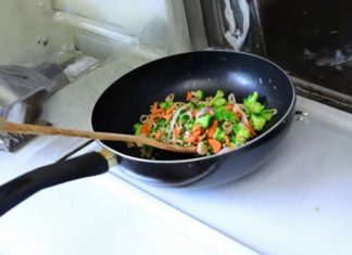 Long-lasting and durable non-stick pan requires washing it with this commonly used beverage
