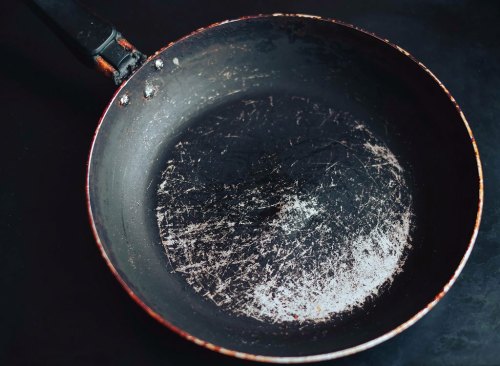 Throw away non-stick pan if it has these signs