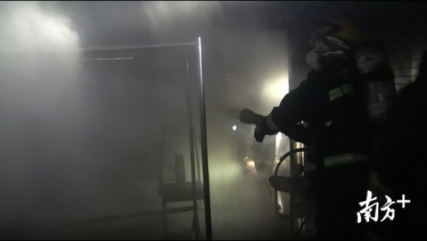 The “fireball” clothes dryer that serves as a wake-up call for many families: Drop it immediately if you have this habit