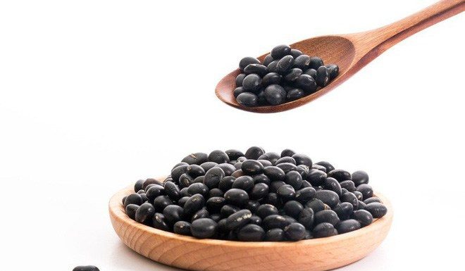 Add a spoonful of sweetness to make black bean paste soft, fragrant, and intact