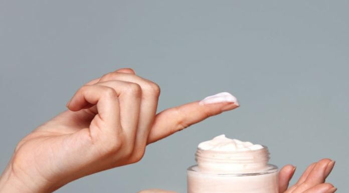 3 Tricks to Rejuvenate and Minimize Neck Wrinkles