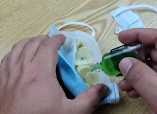 Unexpected benefits of combining medicated oil and garlic