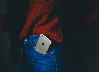 Should I put my phone screen facing in or out when putting it in my pocket?