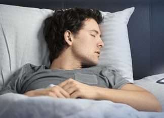 Should you turn off or leave your phone on before going to bed? Many have regretted not doing so in time.