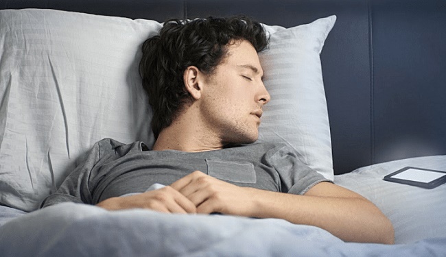 Should you turn off or leave your phone on before going to bed? Many have regretted not doing so in time.