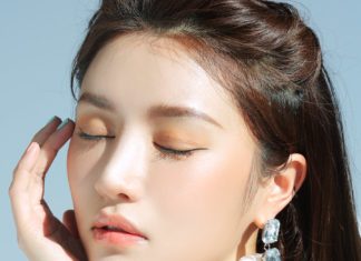 4 Essential Skincare Products for a Time-Saving Yet Glowing Complexion