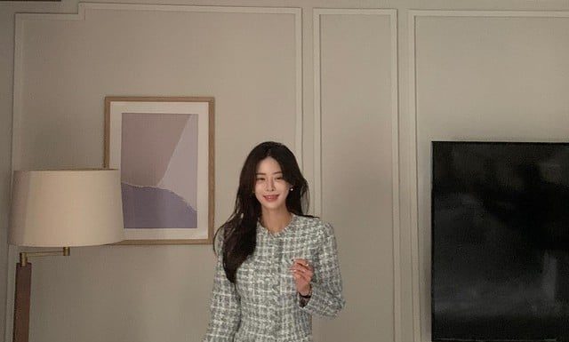 10 Elegant Party Outfit Sets for Women to Consider for Year-End Celebrations