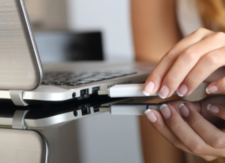 What is USB formatting? How to quickly and safely format USB on Windows 10, 11, and Macbook