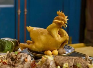 Choosing the Right Rooster to Light the Incense: Connecting Spirits and Nurturing Growth in Hens