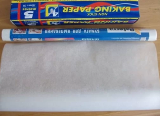 Cook fish without sticking it to the pan with just one sheet of paper