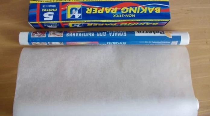 Cook fish without sticking it to the pan with just one sheet of paper