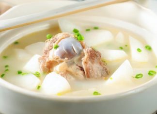 Bone broth for this spice type, quick tender bones, clear broth, sweetly aromatic.