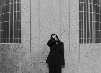 The hottest mistress in the Korean screen transforms with 2 contrasting styles, both styles are equally beautiful and flawless.