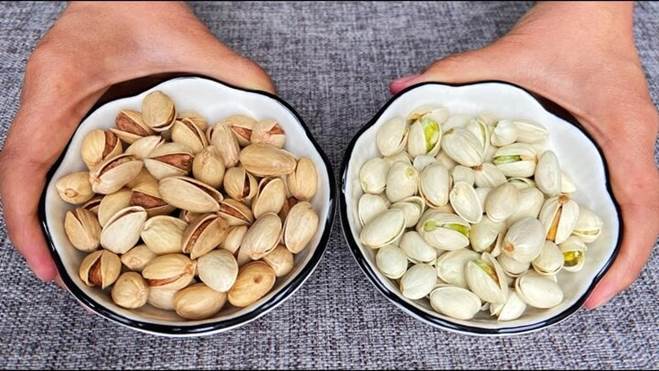 Which is better: buying peanuts with yellow shells or white shells?