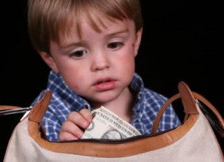 What to do when parents discover their children stealing money?