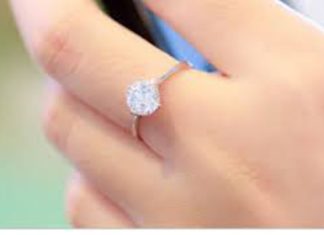 As a woman, you cannot overlook these 7 benefits of toothpaste