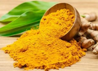 How will your body react if you eat a teaspoon of turmeric powder every day?