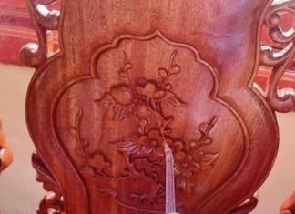 Netizens flaunting their unique techniques for cleaning intricately carved wooden furniture to welcome Tet