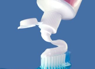 How to easily get rid of yellow stains on shoes and make them look brand new again using simple and easily available household hacks