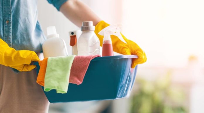 Eliminate Unpleasant Damp and Mould Odors in Small Spaces with This Effective Powder