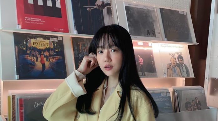 5 Luxurious Items That Make Women Over 40 Look Years Younger