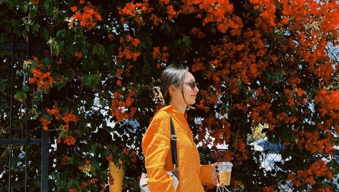 American girl My Linh transforms her style with colorful flair, without losing sophistication.