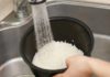 Should rice be cooked with cold water or hot water?