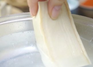 Add one thing to the frying pan and fry tofu, crispy golden without worrying about breaking it.