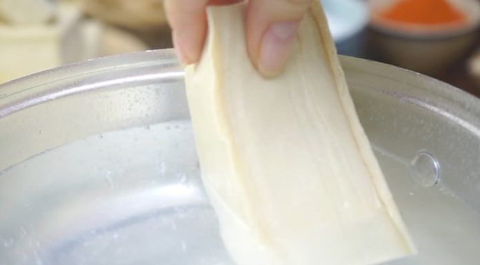 Add one thing to the frying pan and fry tofu, crispy golden without worrying about breaking it.