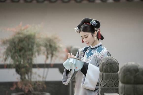 Choose a Partner: The Importance of Confidence and Humility