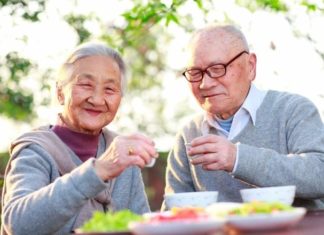 Lazy Japanese People Live Longer with Lower Cancer Rates, Surprisingly