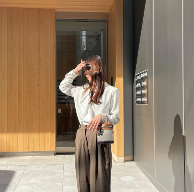 4 Stylish Pants to Elevate the Fashion of Women Over 40