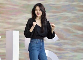 Han So Hee suggests a series of stunning ways to wear jeans, without repetitive boring looks