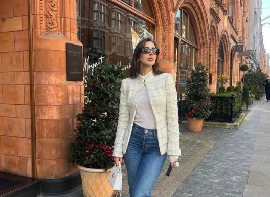 Rock the High-Waisted Pants Look like a Fashionista Pro