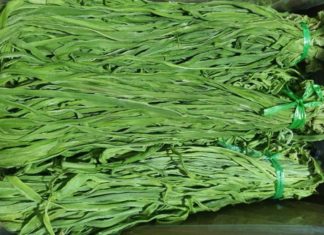The most expensive vegetable in the market: A bundle that looks like grass and sells for 500,000 VND/kg, women are competing to buy it.