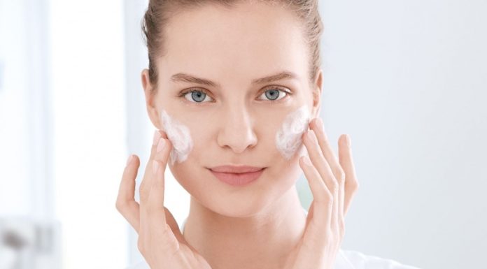 5 Mistakes Everyone Makes When Washing Their Face, No Wonder Their Skin Looks Worse