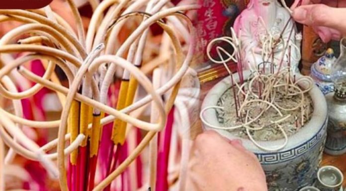 How to trim candle wicks without damaging them, ensuring a perfect cut, attracting wealth and prosperity in the new year