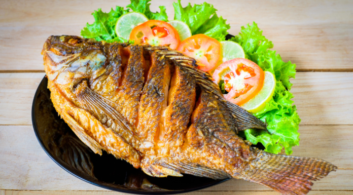 Avoid these 3 mistakes when frying fish, no matter its size, to prevent sticking and breaking