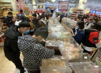 7 Things to Avoid when Shopping for Tet at the Supermarket, Especially During Sales