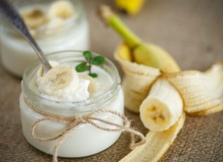 5 Magical Ingredients to Add to Your Yogurt for Effective Skin Care and Weight Loss