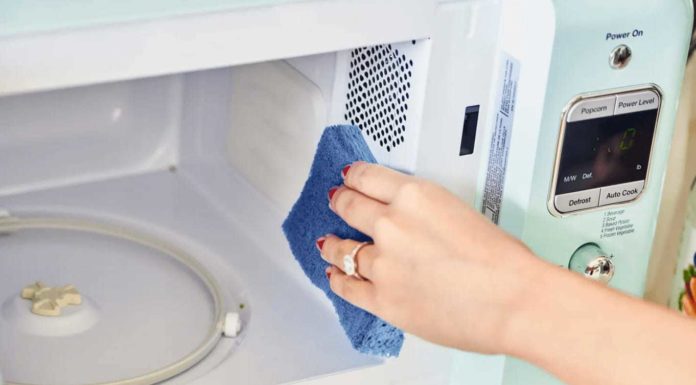Quick tips for cleaning your microwave before Lunar New Year
