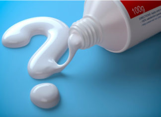 How to easily and conveniently remove nail polish at home