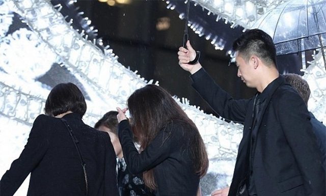 The most forgettable red carpet moments of Asian celebrities in the past year.