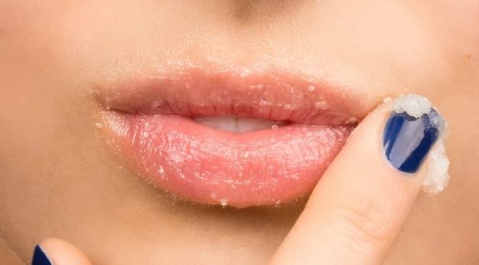 4 Tips to Treat Dark Lips for the Ladies Who Wear Lipstick Regularly