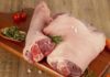 Boiling meat with salt and lukewarm water is wrong: Add this ingredient for succulent, fragrant, and moist white meat