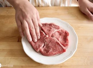 5-Star Restaurants Use This Trick to Make Tender, Juicy Beef Steaks