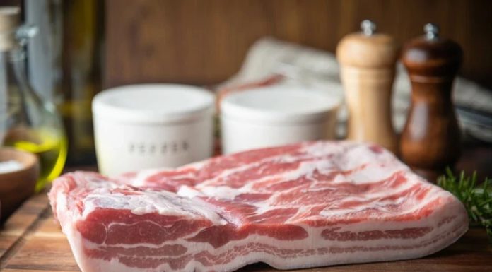 How to distinguish between fresh pork and diseased pork