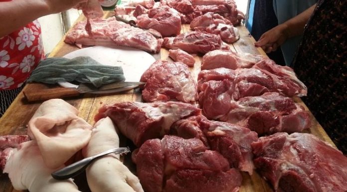 Why is pork sold at a meat market kept on the table while beef is hung high? Surprisingly, few people know the reason.